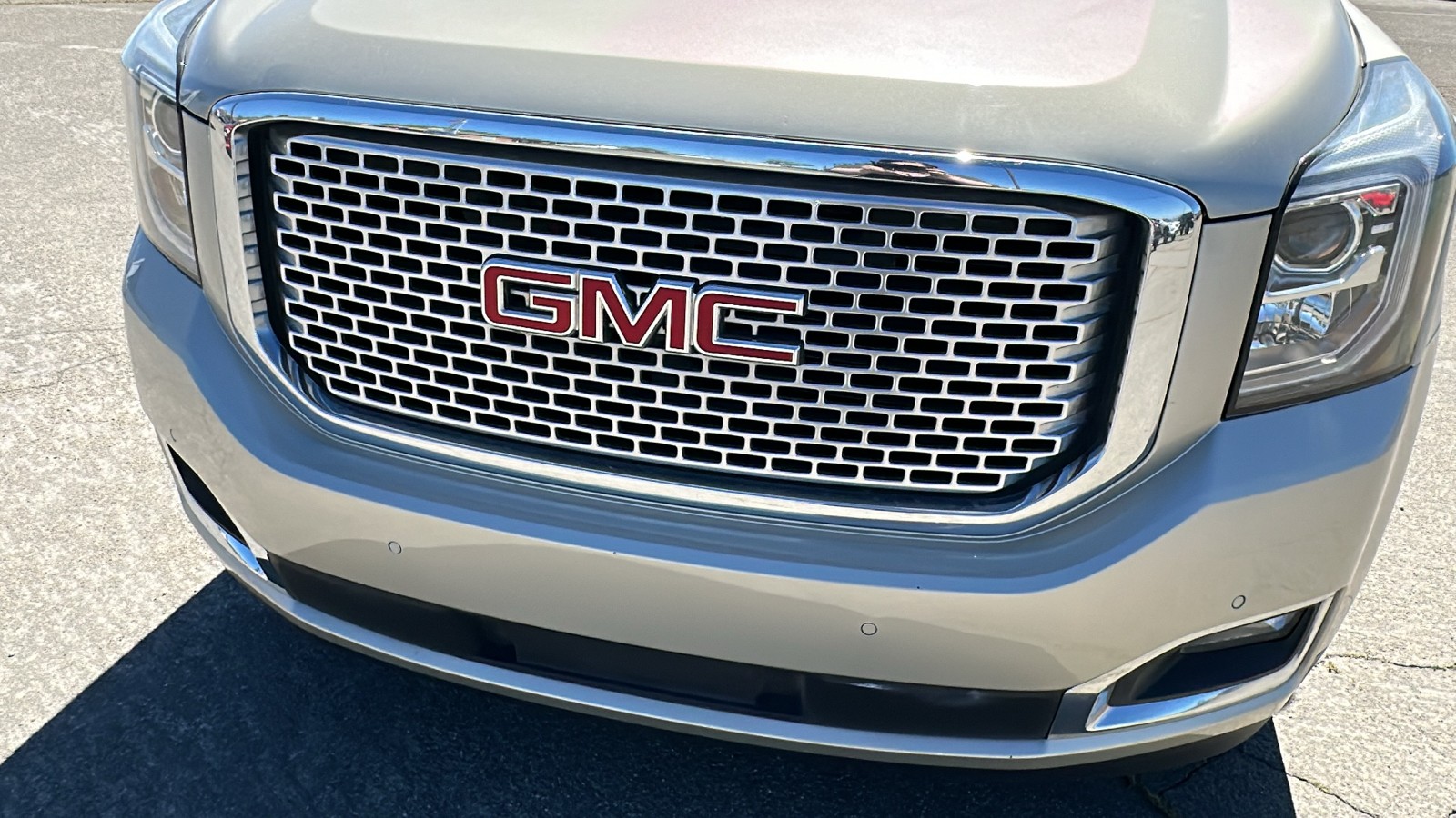 2017 GMC Yukon Denali 9