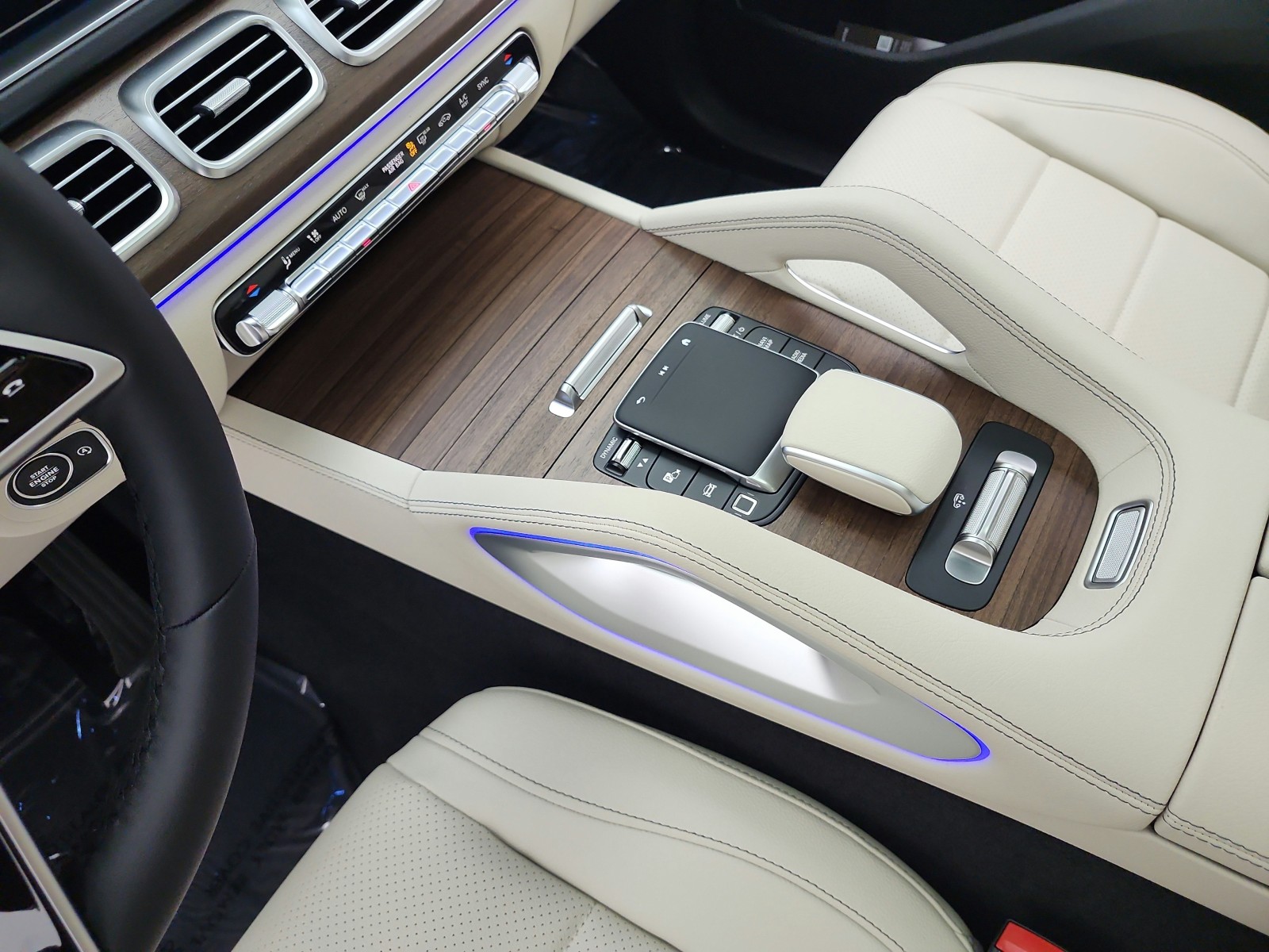 New 2026 Polar White Mercedes-Benz GLS 450 4MATIC® SUV image 9