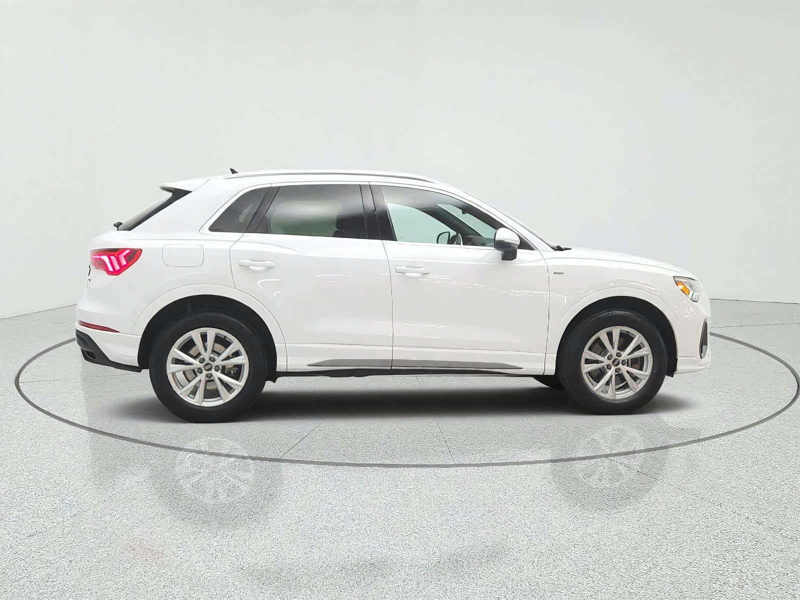 Used 2023 Ibis White Audi S line Premium image 4