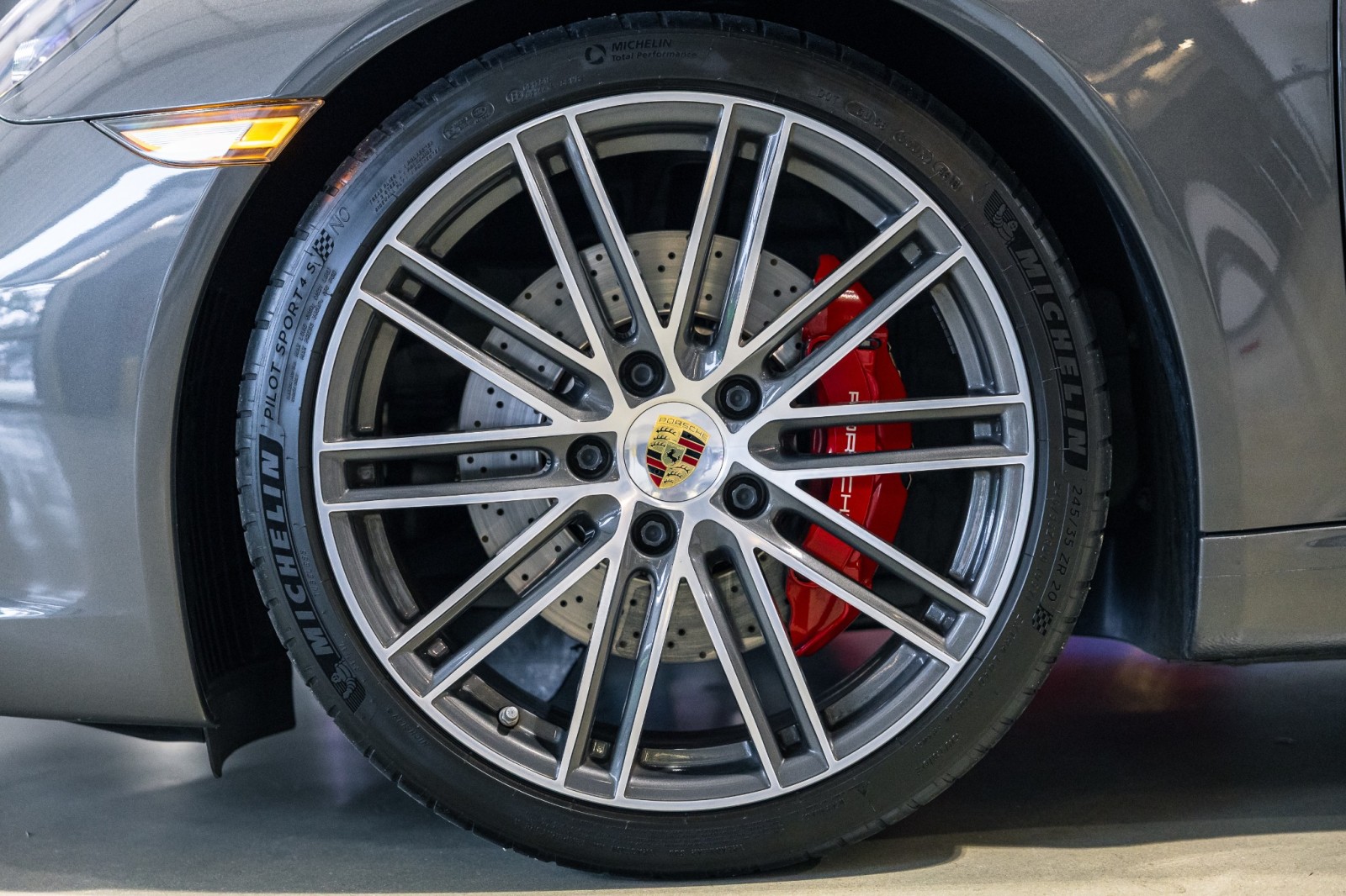 Used Car 2019 Porsche 911  Carrera S - Sport Chrono Package - Sport Exhaust - Bose Surround Sound For Sale Under $130,000 In Boerne, Texas