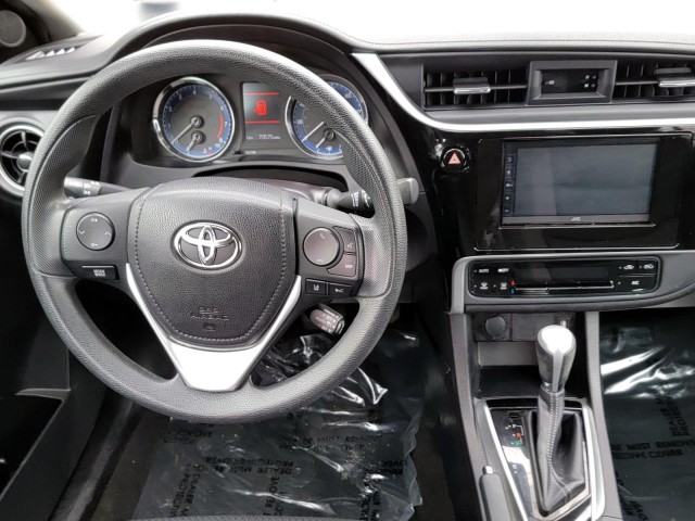 2017 Toyota Corolla LE 13
