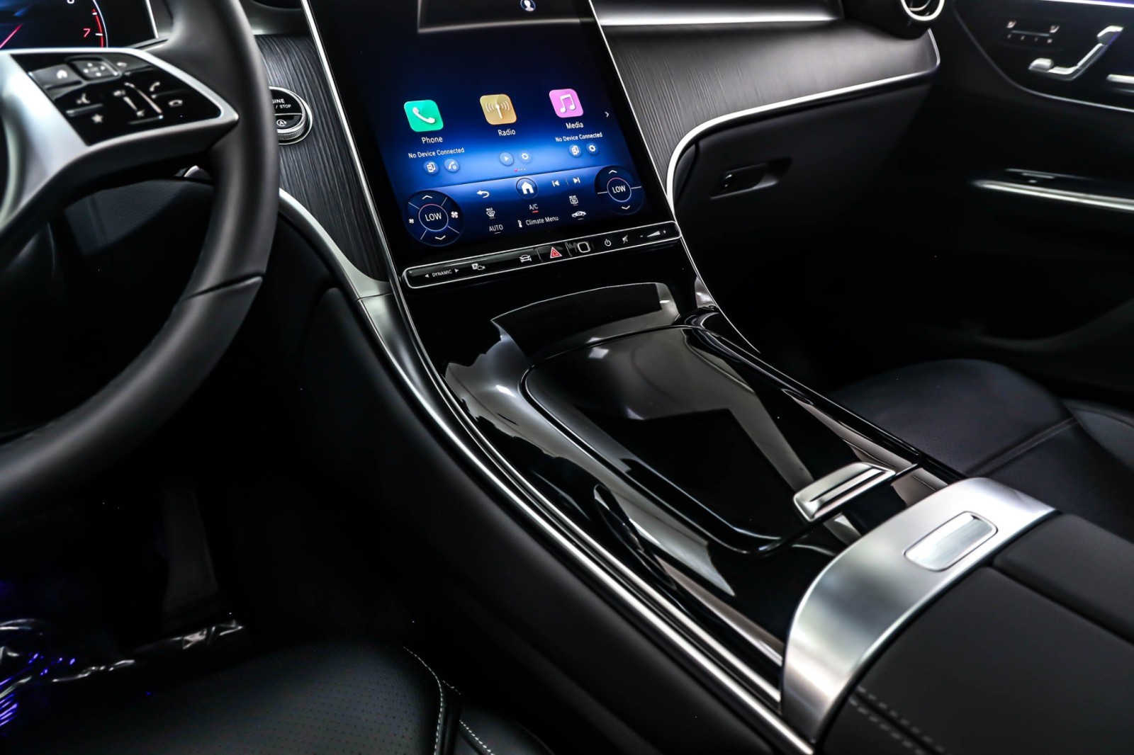 New 2026 Polar White Mercedes-Benz GLC 300 image 6