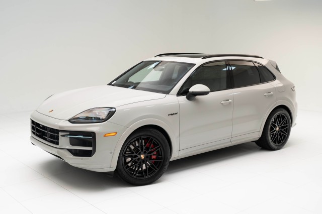 2025  Cayenne S E-Hybrid in , 