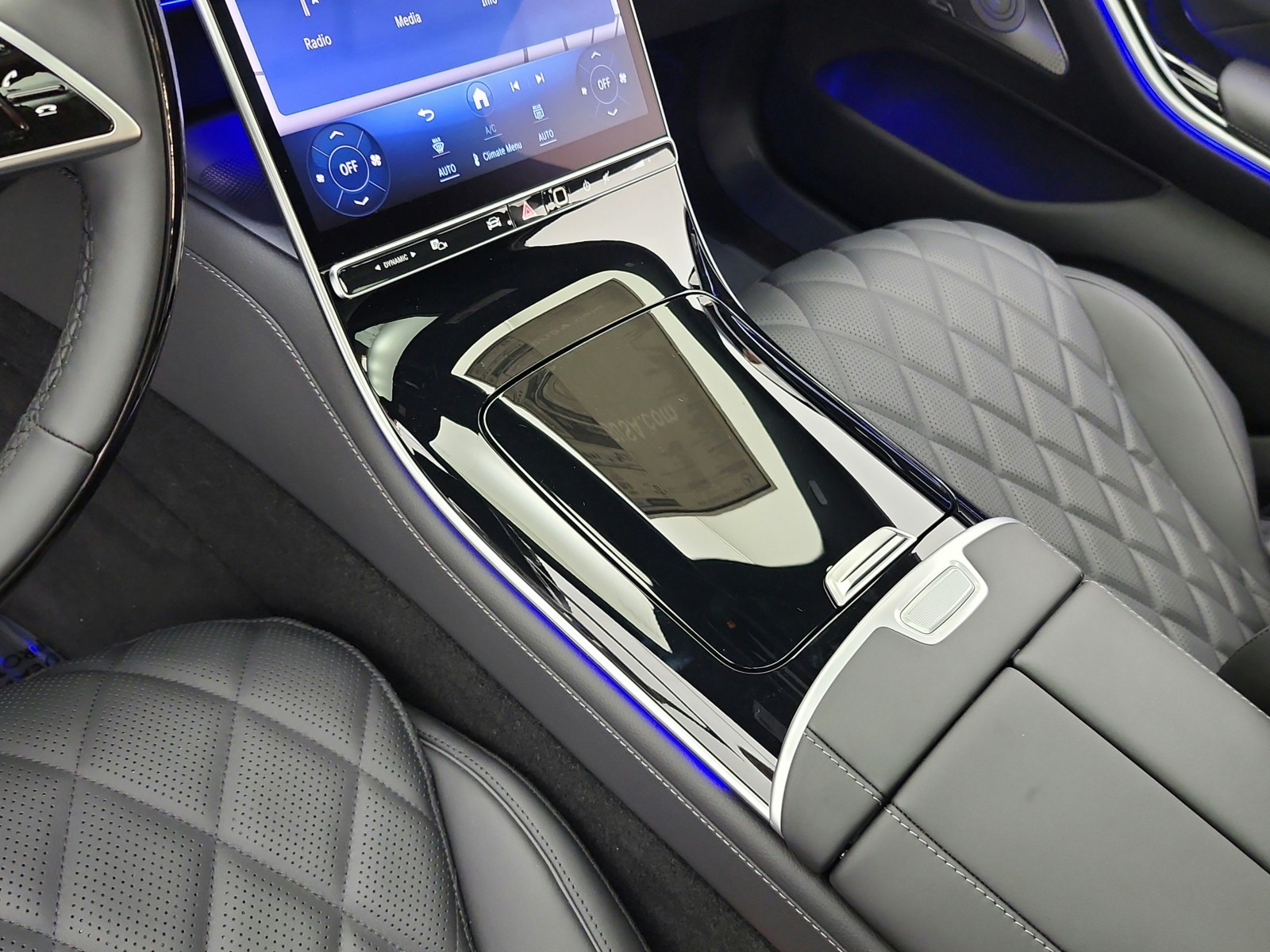 New 2026 Obsidian Black Metallic Mercedes-Benz S 500 image 18