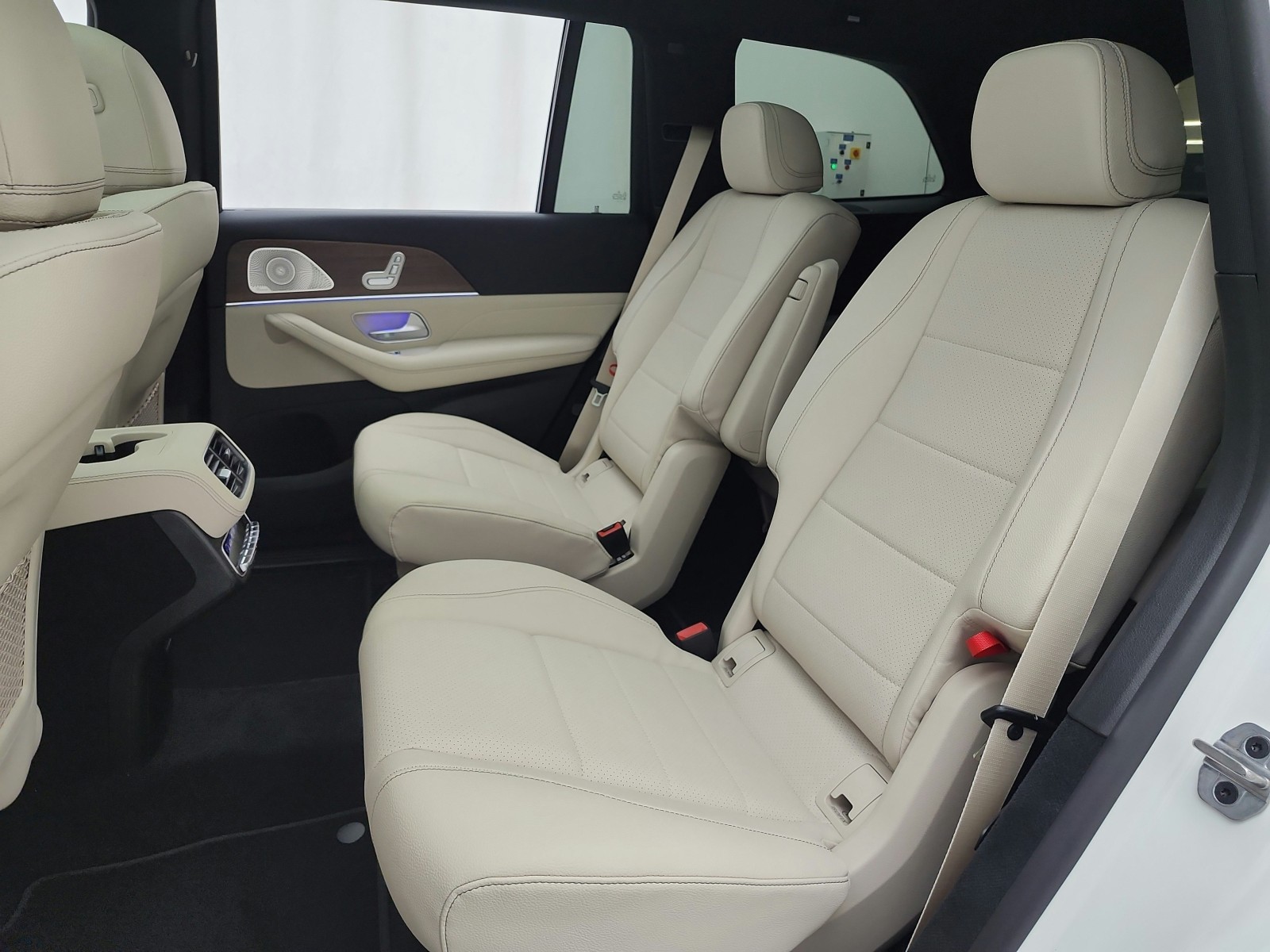 New 2026 Polar White Mercedes-Benz GLS 450 4MATIC® SUV image 11