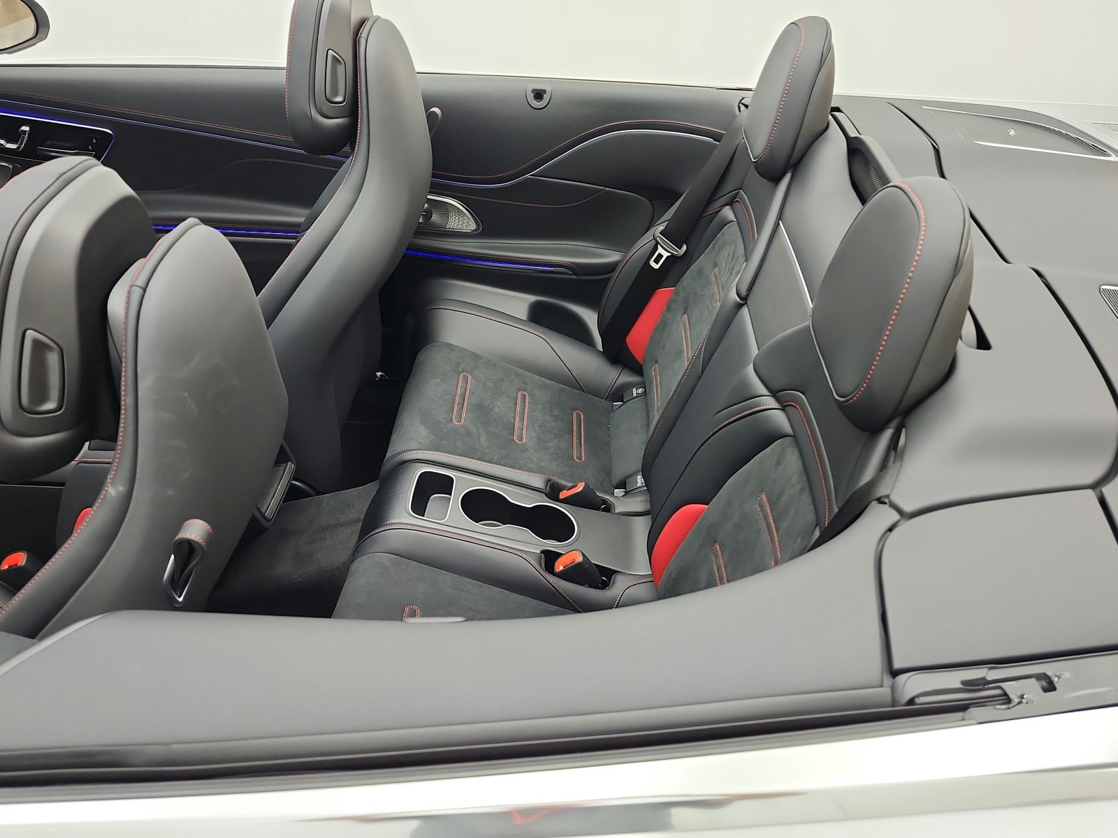 New 2026 MANUFAKTUR Moonlight White Metallic Mercedes-Benz AMG® CLE 53 image 15