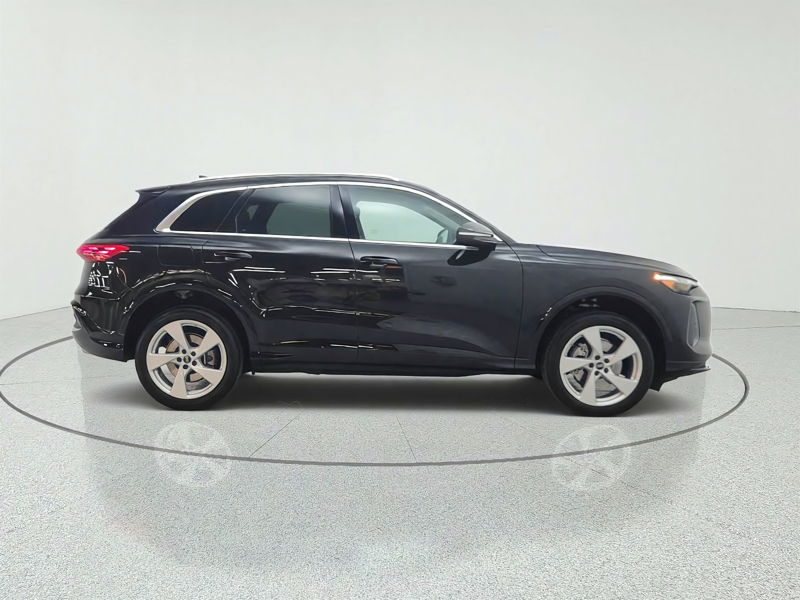 Used 2025 Mythos Black Metallic Audi Premium Plus image 4