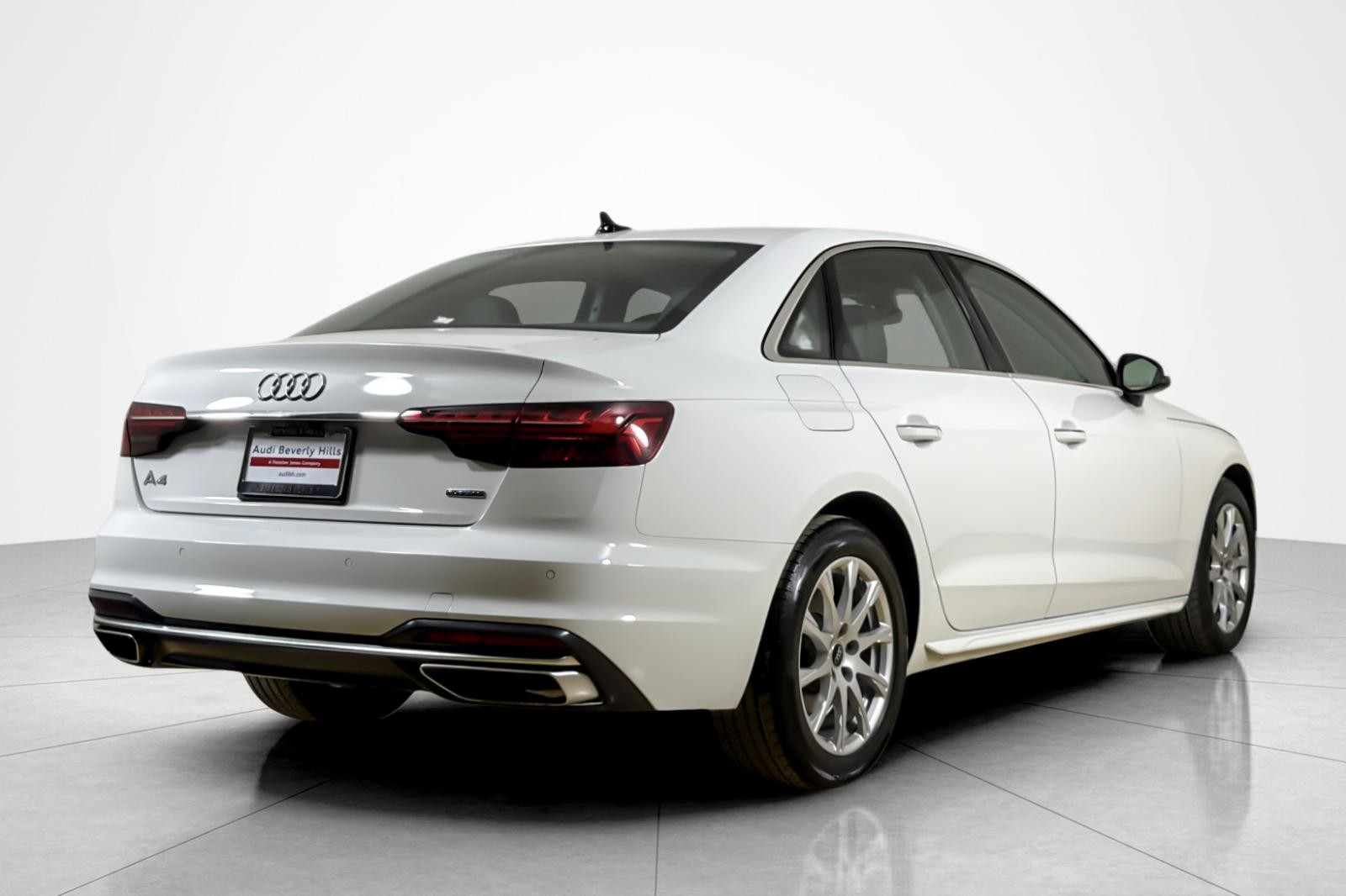 Used 2023 Ibis White Audi Premium 40 TFSI quattro image 5