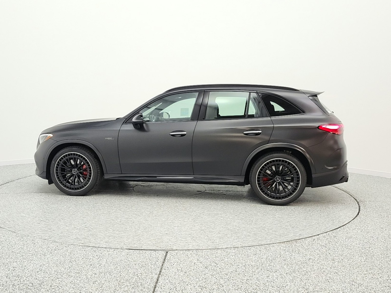 New 2026 MANUFAKTUR Graphite Grey Magno Mercedes-Benz AMG® GLC 43 image 8