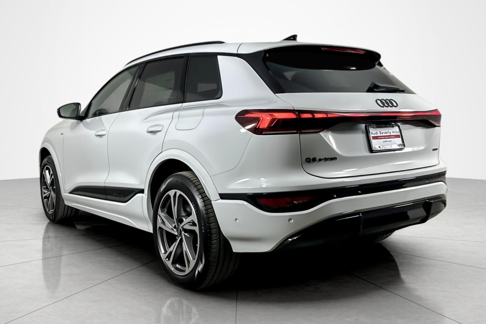 New 2027 Glacier White Metallic Audi Premium Plus quattro image 4