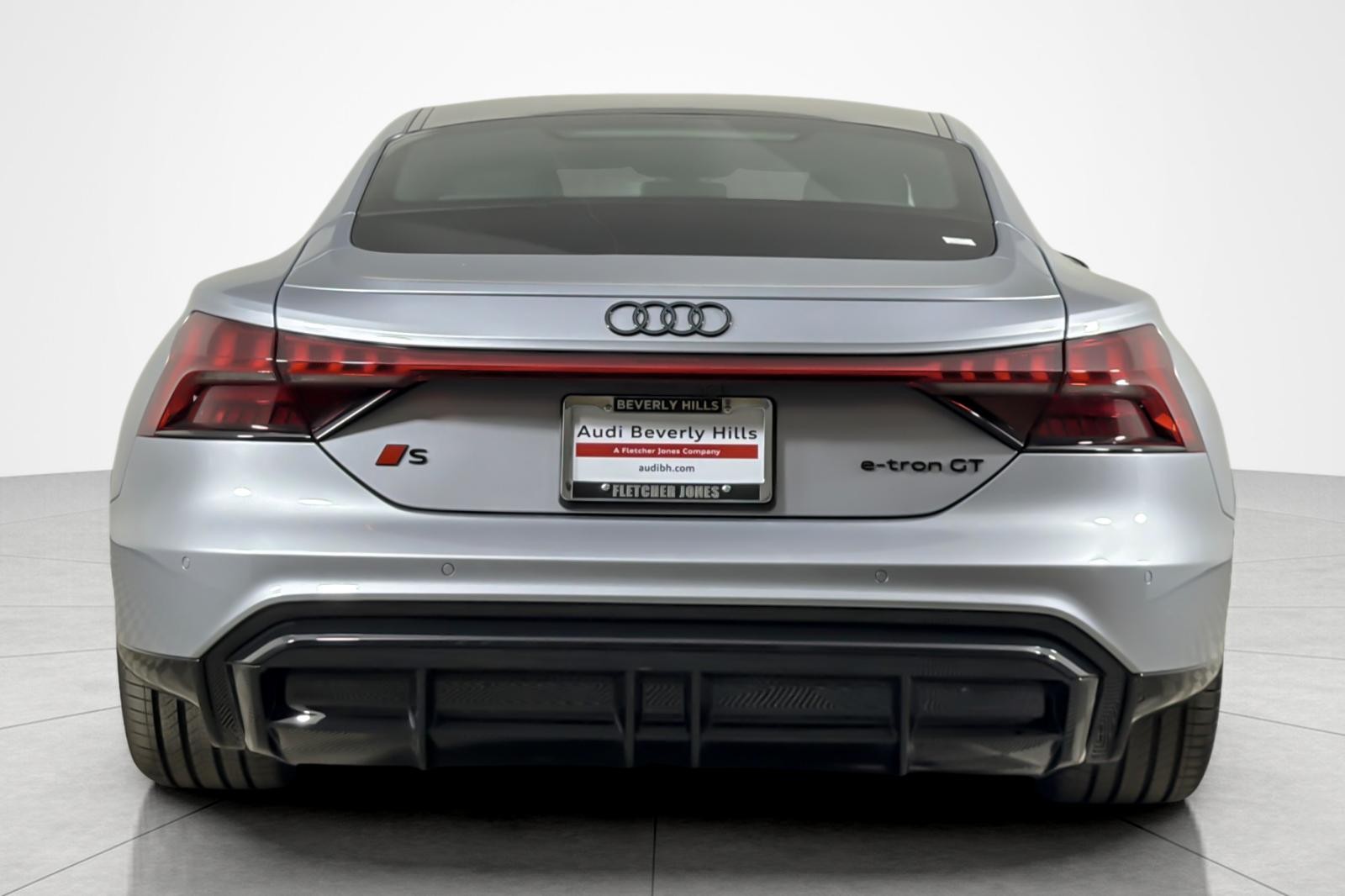 New 2026 Florett Silver Metallic Audi Premium Plus quattro image 5