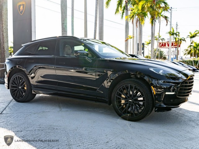 Aston Martin DBX