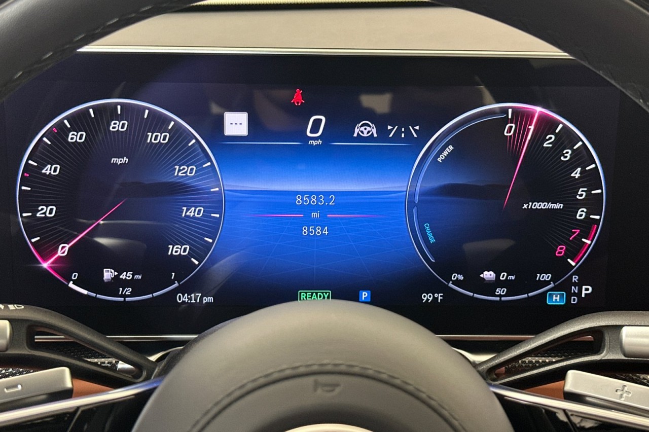 Used 2024 MANUFAKTUR Moonlight White Metallic Mercedes-Benz S 580e image 23
