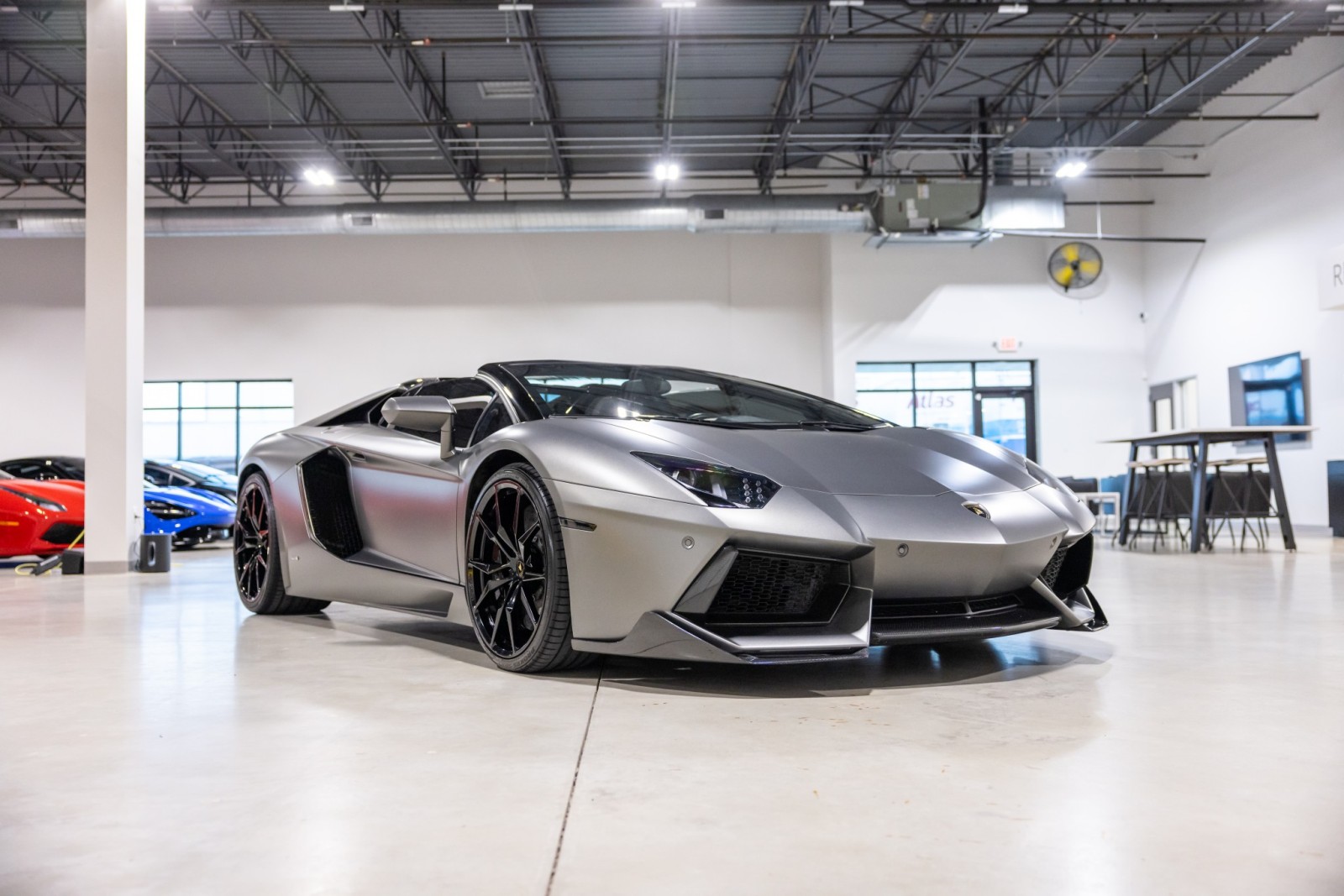 2015 Lamborghini Aventador Roadster LP 700-4 photo 9