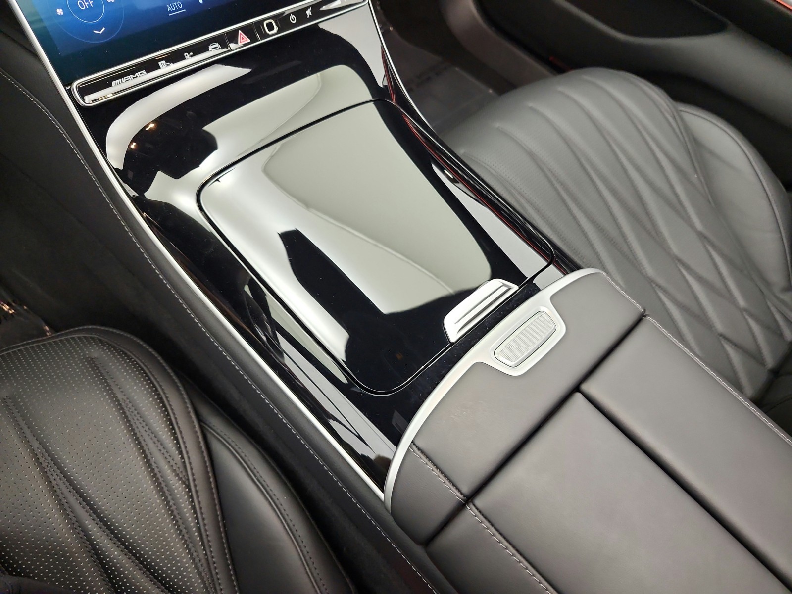 Certified Used 2025 MANUFAKTUR Moonlight White Metallic Mercedes-Benz AMG® S 63 E 4MATIC Sedan image 13