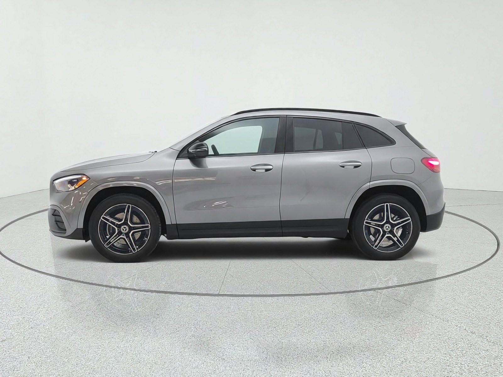 New 2026 Mountain Grey Metallic Mercedes-Benz GLA 250 SUV image 8