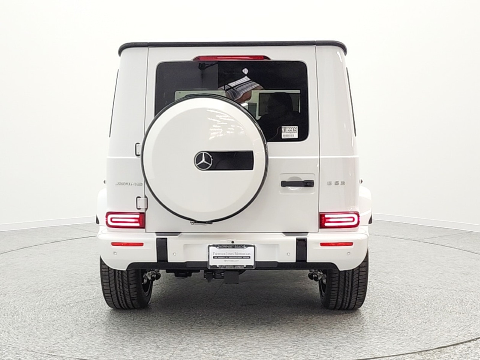 New 2026 MANUFAKTUR Moonlight White Metallic Mercedes-Benz AMG® G 63 image 6