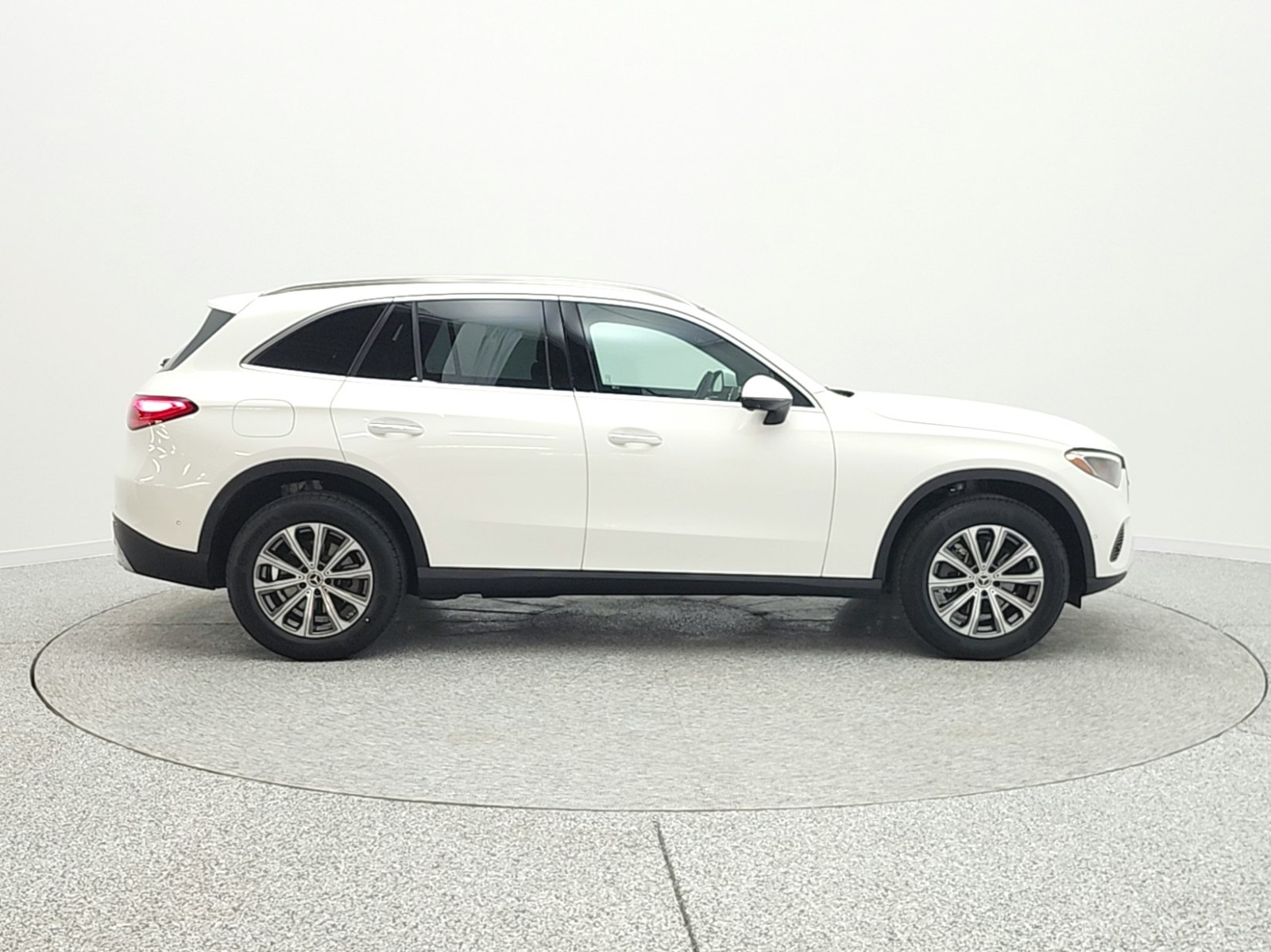 Certified Used 2025 Polar White Mercedes-Benz GLC 300 SUV image 5