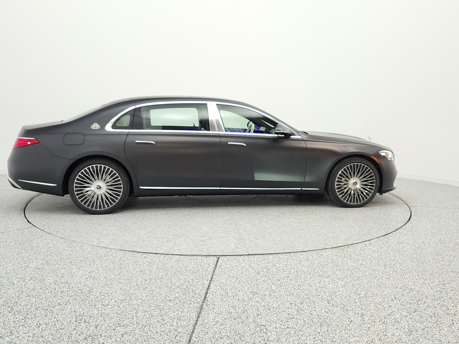 New 2026 MANUFAKTUR Graphite Grey Magno Mercedes-Benz Maybach S 580 image 4