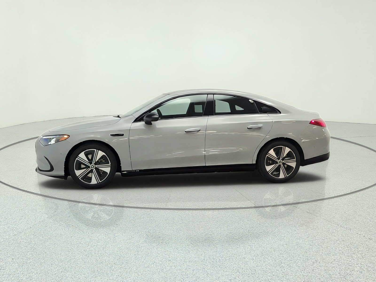 New 2027 MANUFAKTUR Alpine Grey Mercedes-Benz CLA 250+ Electric image 8