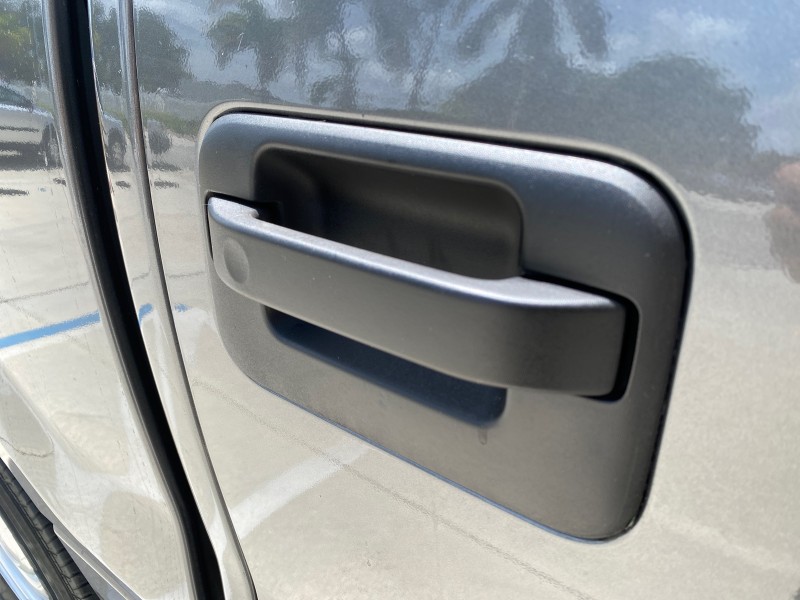 2010 Ford F-150 4 DR CREW XL LOW MILES 34,625 in , 