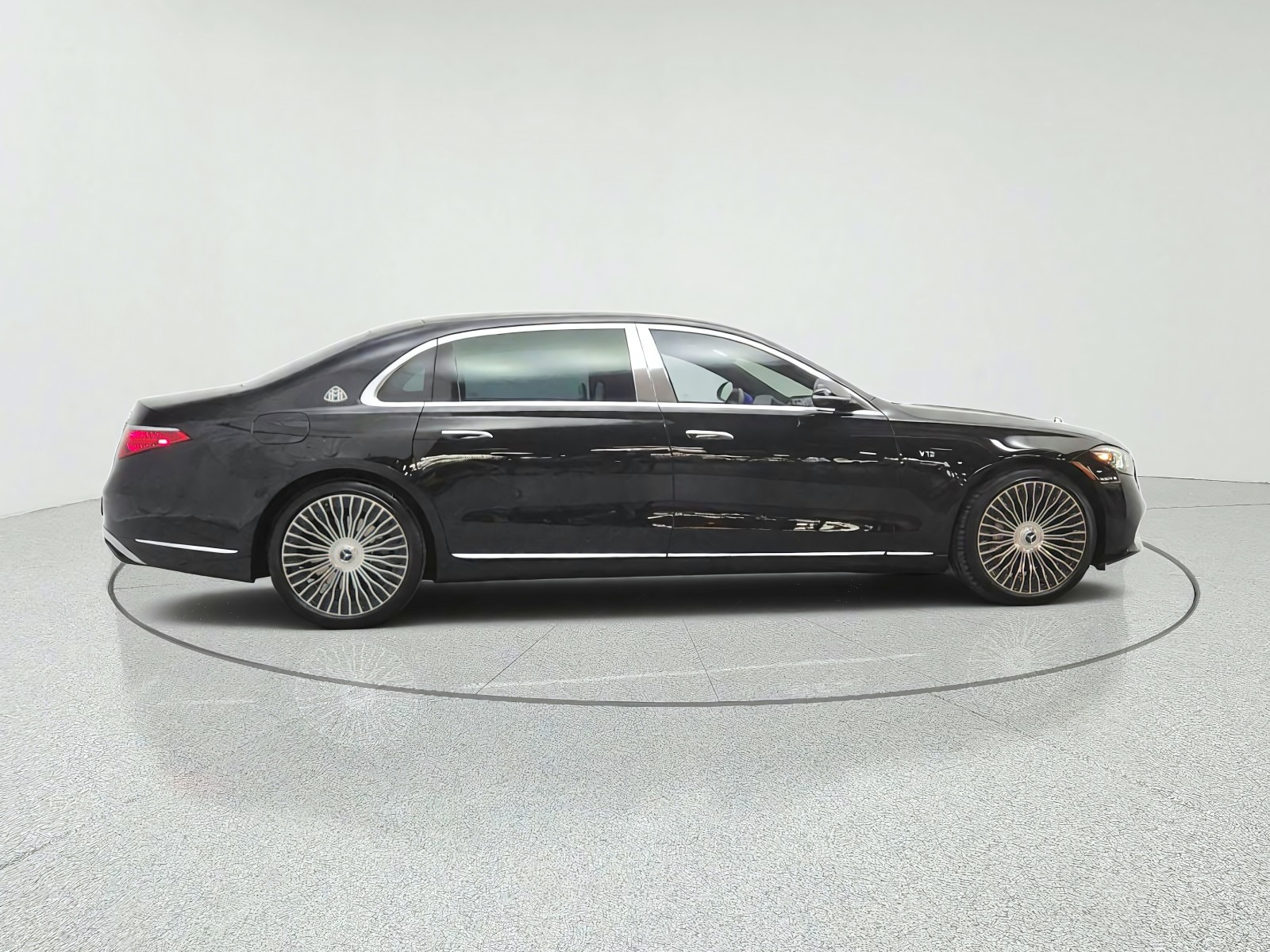 Certified Used 2023 Obsidian Black Mercedes-Benz Maybach S 680 4MATIC® Sedan image 4