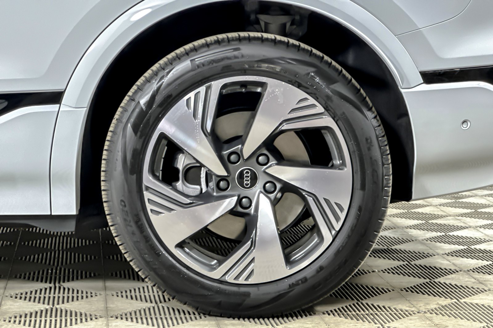 New 2025 Glacier White Metallic Audi Premium quattro image 23