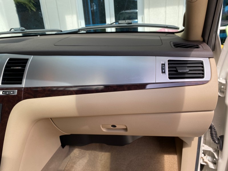 2010 Cadillac Escalade SUNROOF NAV Premium LOW MILES 66,933 in ,
