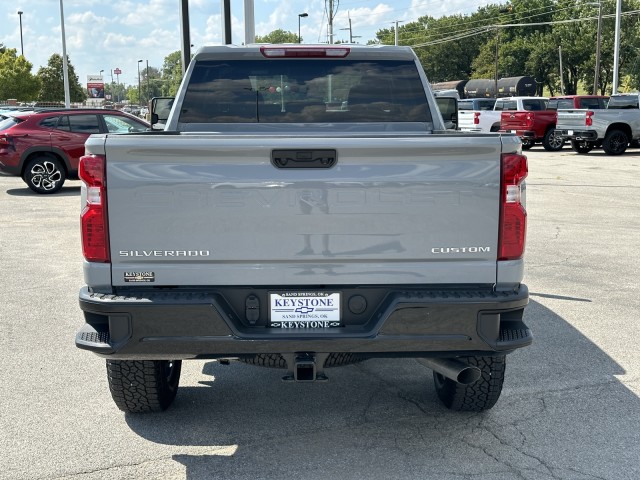 2025 Chevrolet Silverado 2500HD Custom 3