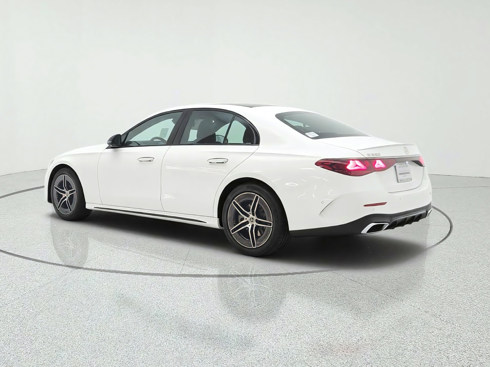 New 2027 Polar White Mercedes-Benz E 350 RWD Sedan image 7