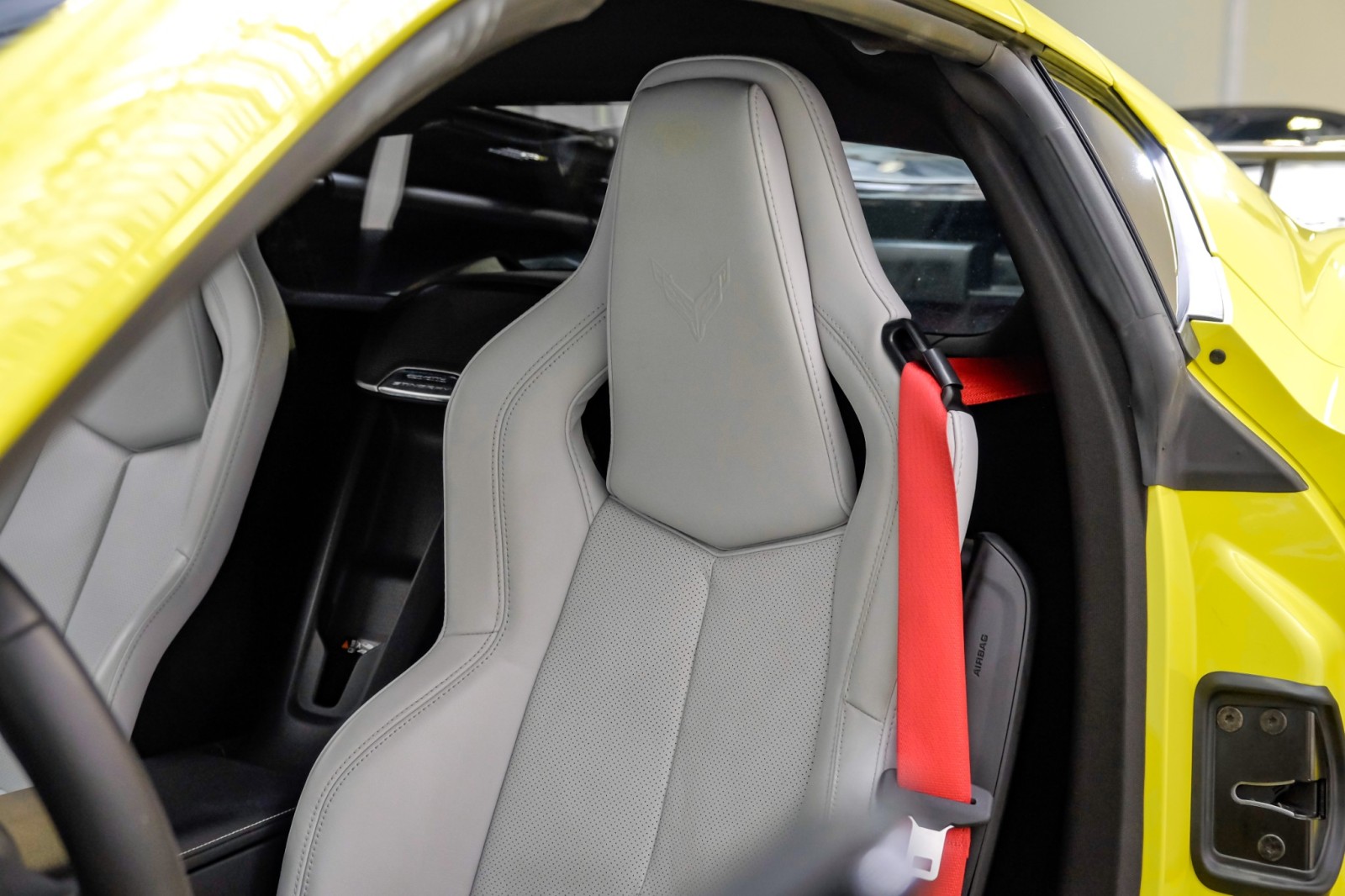 2021 Chevrolet Corvette Stingray Coupe 2LT SuspLift CarbonFiberPkg Perform 25