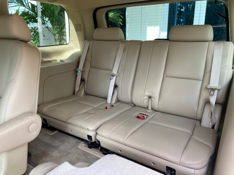 2010 Cadillac Escalade SUNROOF NAV Premium LOW MILES 66,933 in ,