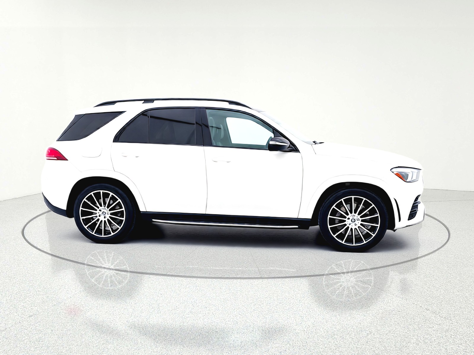 Used 2021 Polar White Mercedes-Benz GLE 580 4MATIC® SUV image 11