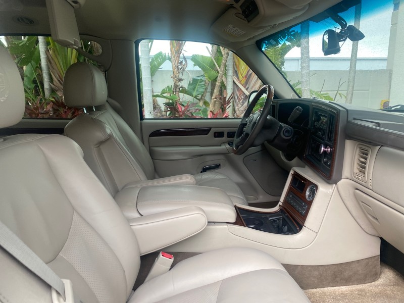 2003 Cadillac Escalade ESV SUV PEARL WHITE 4WD/AWD in , 