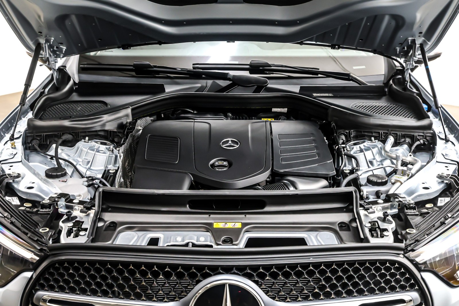 New 2026 Cirrus Silver Metallic Mercedes-Benz GLC 300 image 10