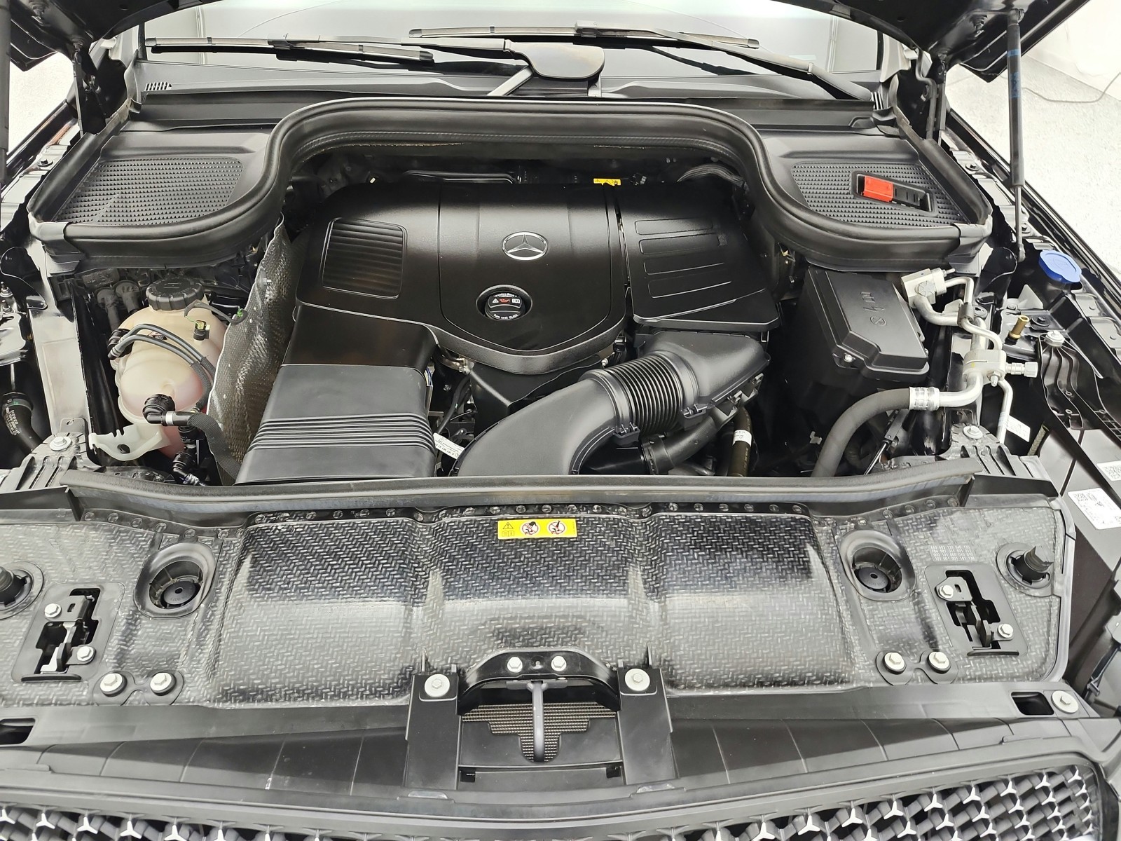 Certified Used 2024 Black Mercedes-Benz GLE 350 4MATIC® SUV image 17