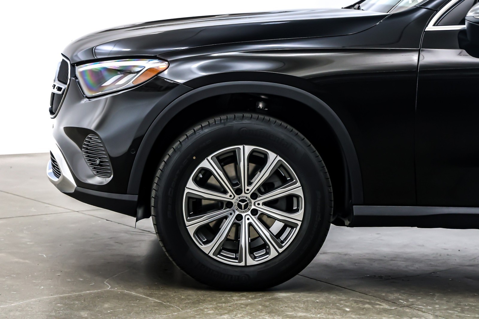 New 2026 Black Mercedes-Benz GLC 300 image 10