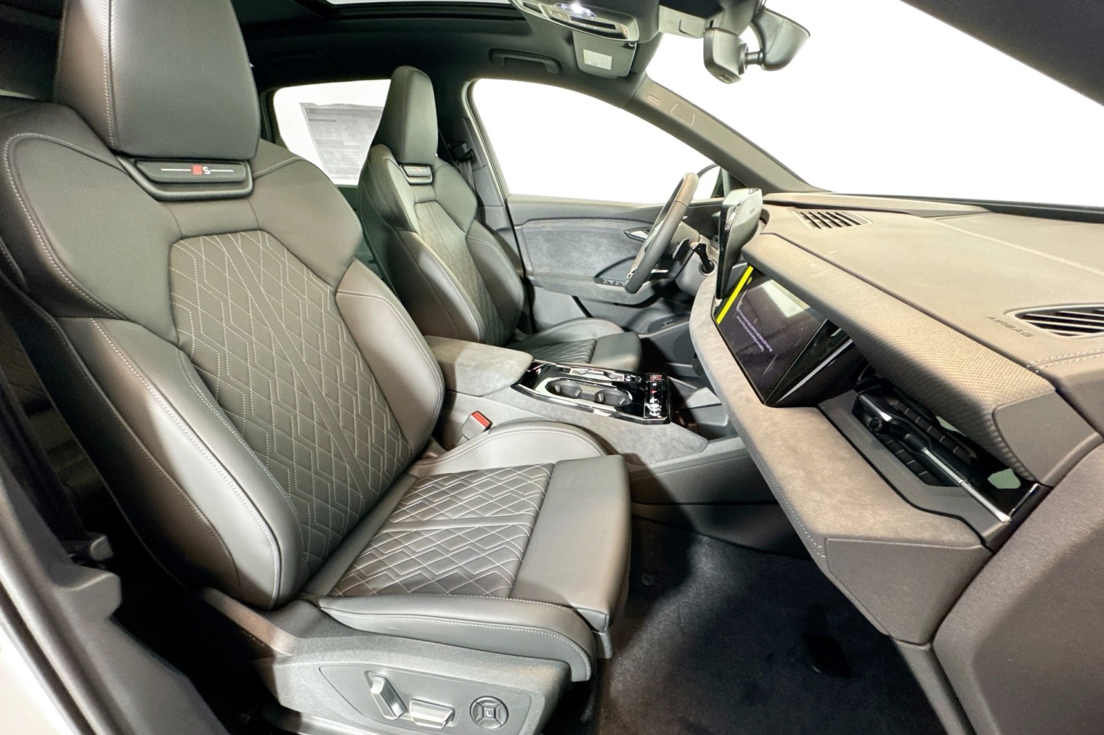 New 2025 Glacier White Metallic Audi Prestige quattro image 25