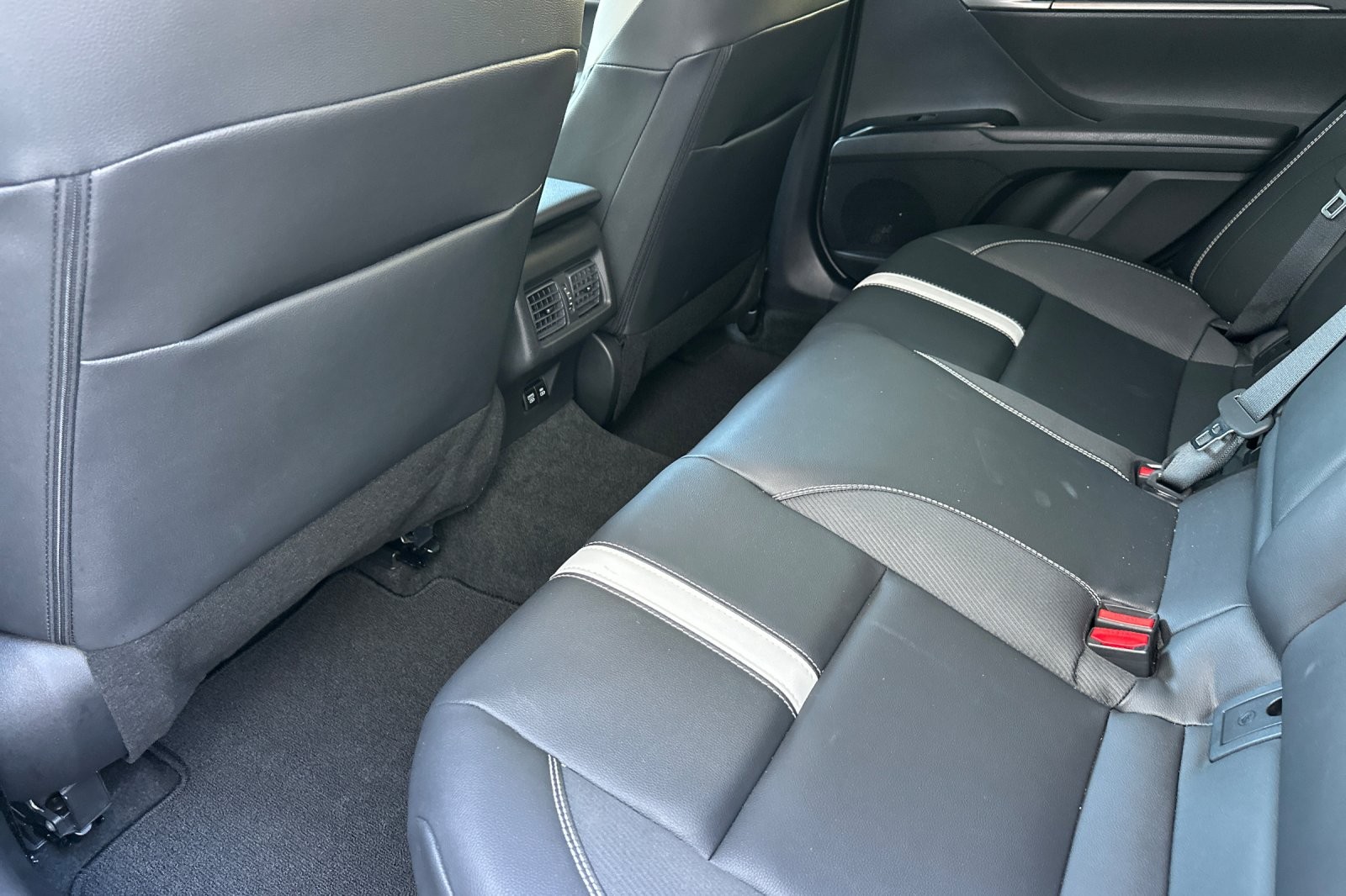 Used 2025 GRAY Toyota LE image 11