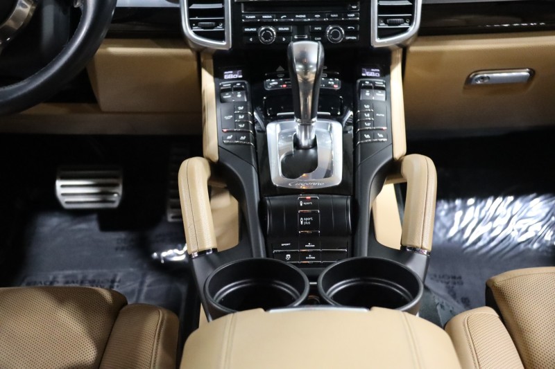 2016 Porsche Cayenne S E-Hybrid 4dr Suv in ,