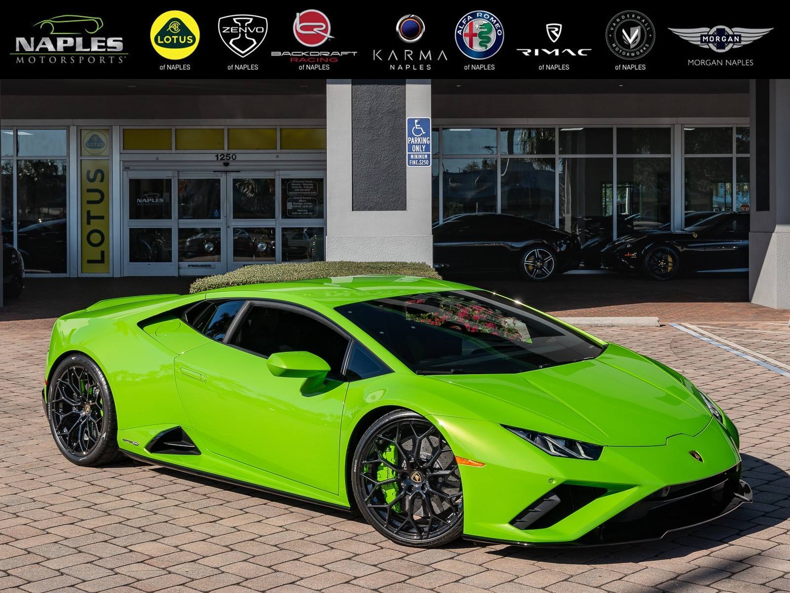 /2022 Lamborghini Huracan-EVO