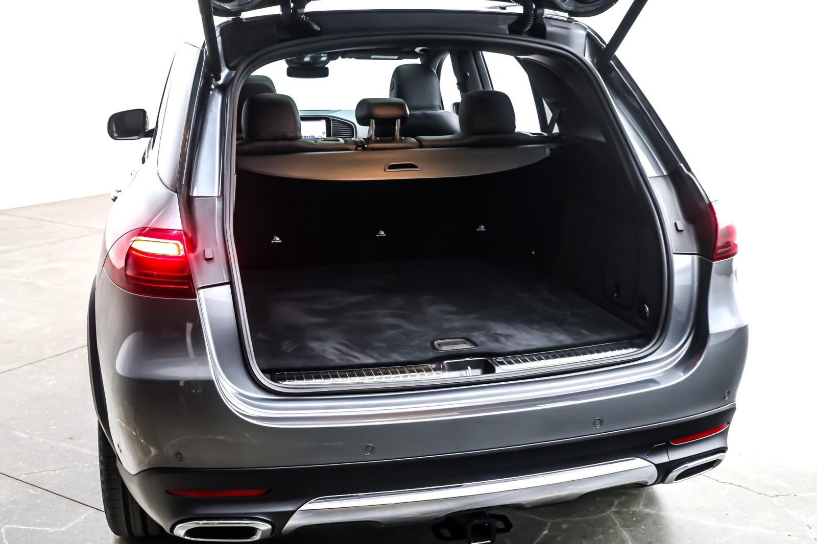 Certified Used 2024 Selenite Grey Metallic Mercedes-Benz GLE 350 4MATIC® SUV image 25