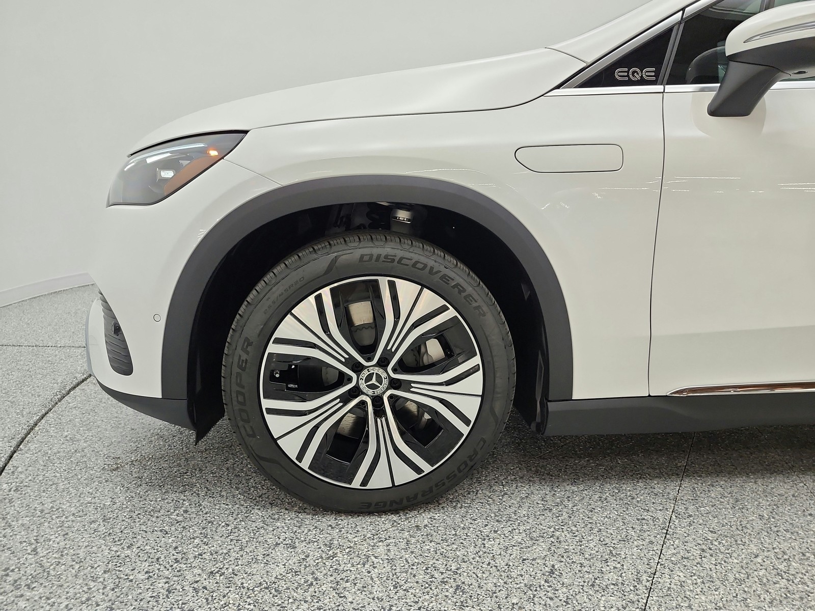 New 2027 Polar White Mercedes-Benz EQE 320+ SUV image 14