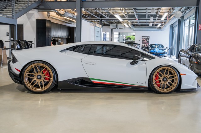 Used Car 2018 Lamborghini Huracan  Performante For Sale Under $320,000 In Boerne, Texas