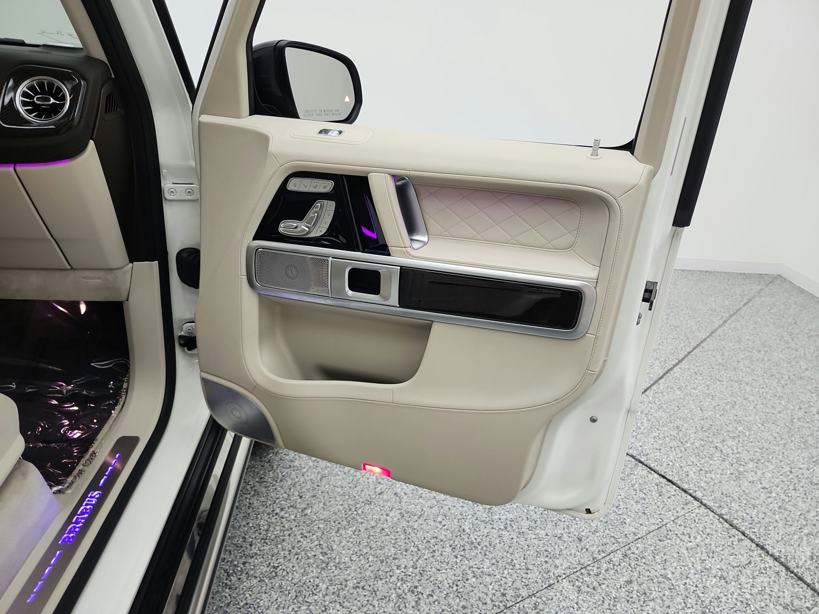 Used 2021 designo Diamond White Metallic Mercedes-Benz AMG® G 63 4MATIC SUV image 21