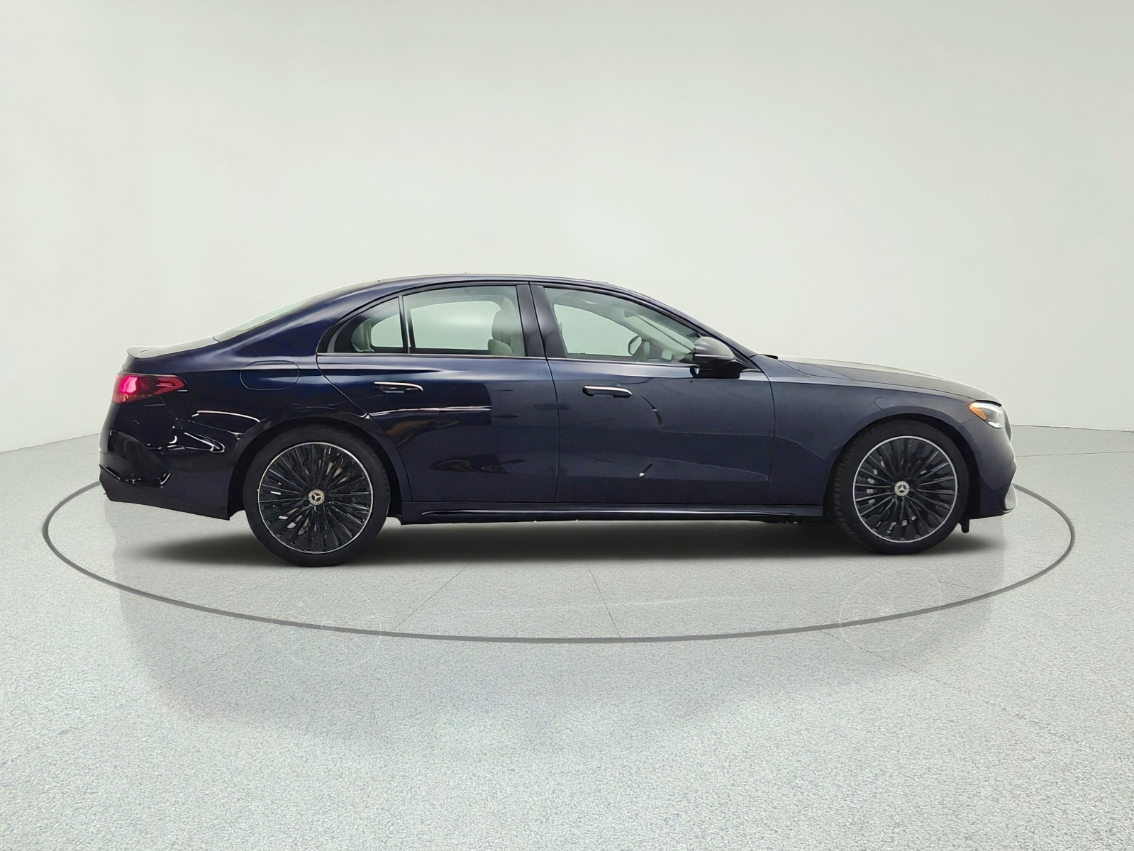 New 2027 Nautical Blue Metallic Mercedes-Benz E 450 4MATIC® Sedan image 4