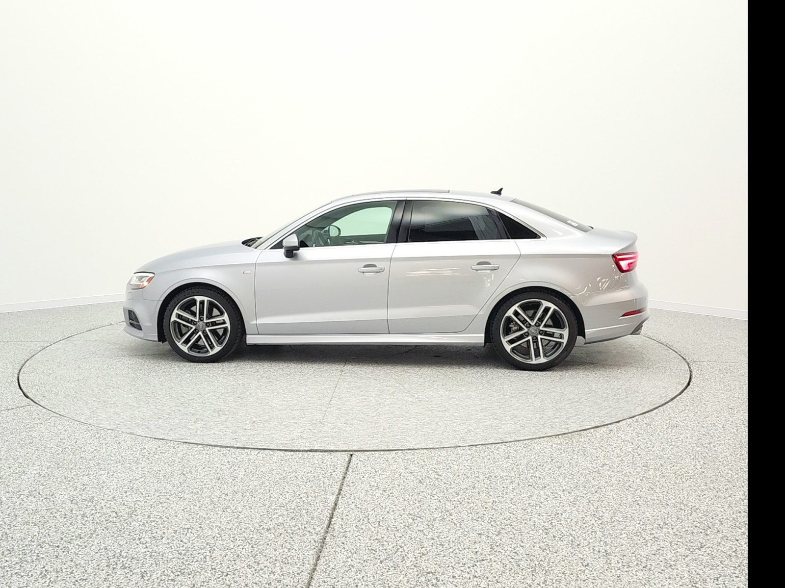 Used 2019 Florett Silver Metallic Audi Premium Plus 45 TFSI quattro image 8