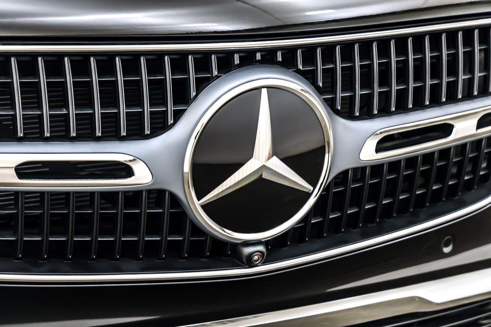 New 2026 Black Mercedes-Benz GLC 300 SUV image 13