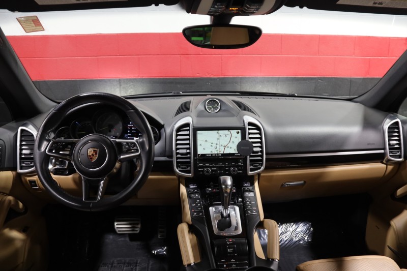 2016 Porsche Cayenne S E-Hybrid 4dr Suv in ,