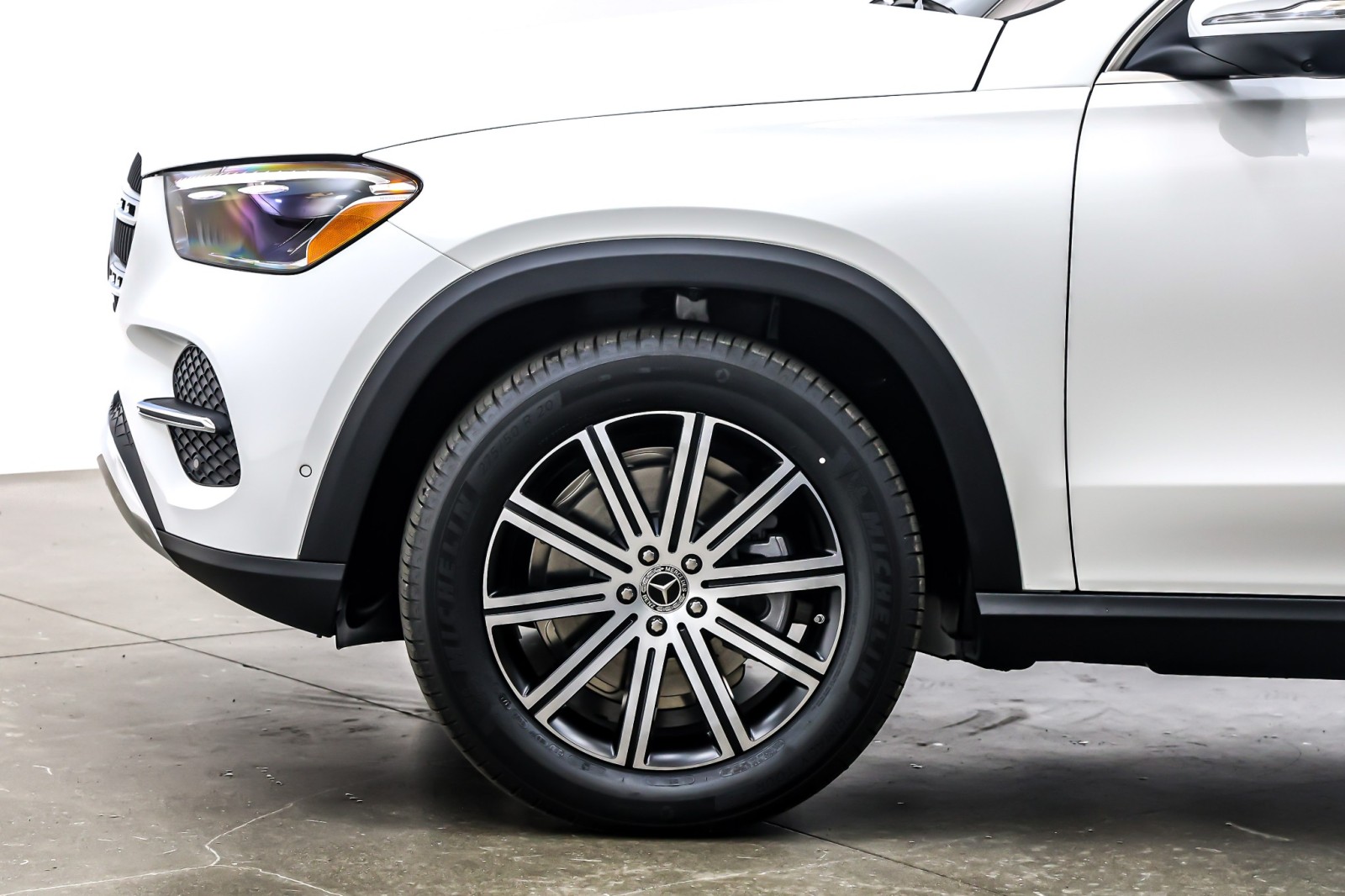 New 2026 Polar White Mercedes-Benz GLE 350 image 10